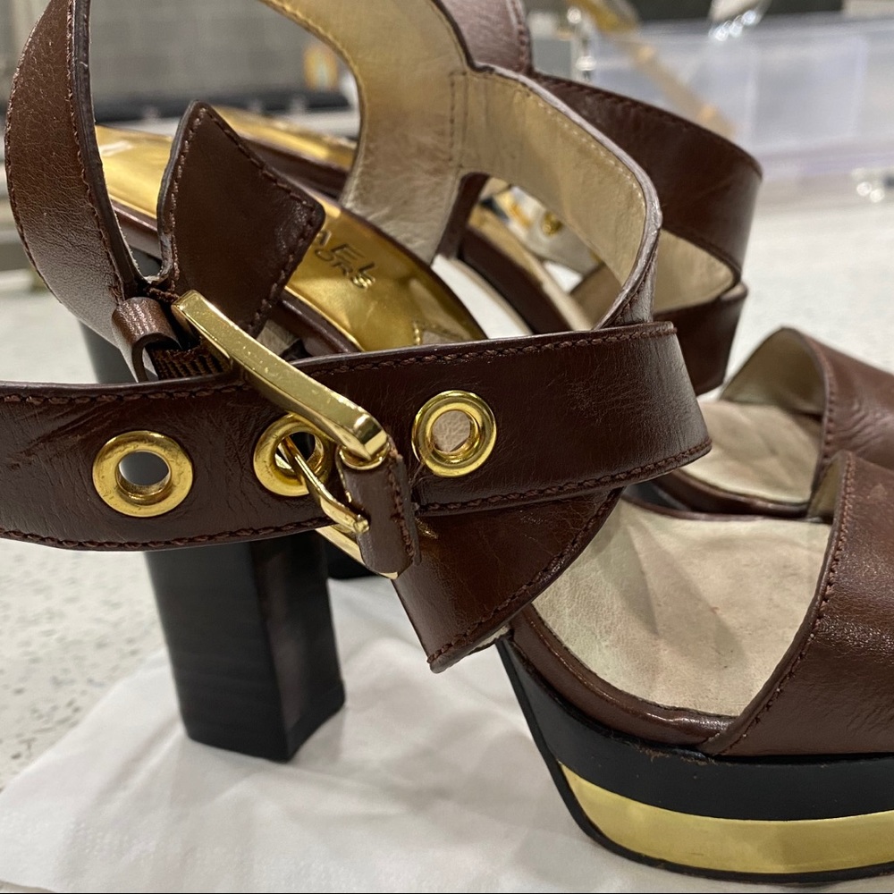 Shoes - Picture 4 of 4